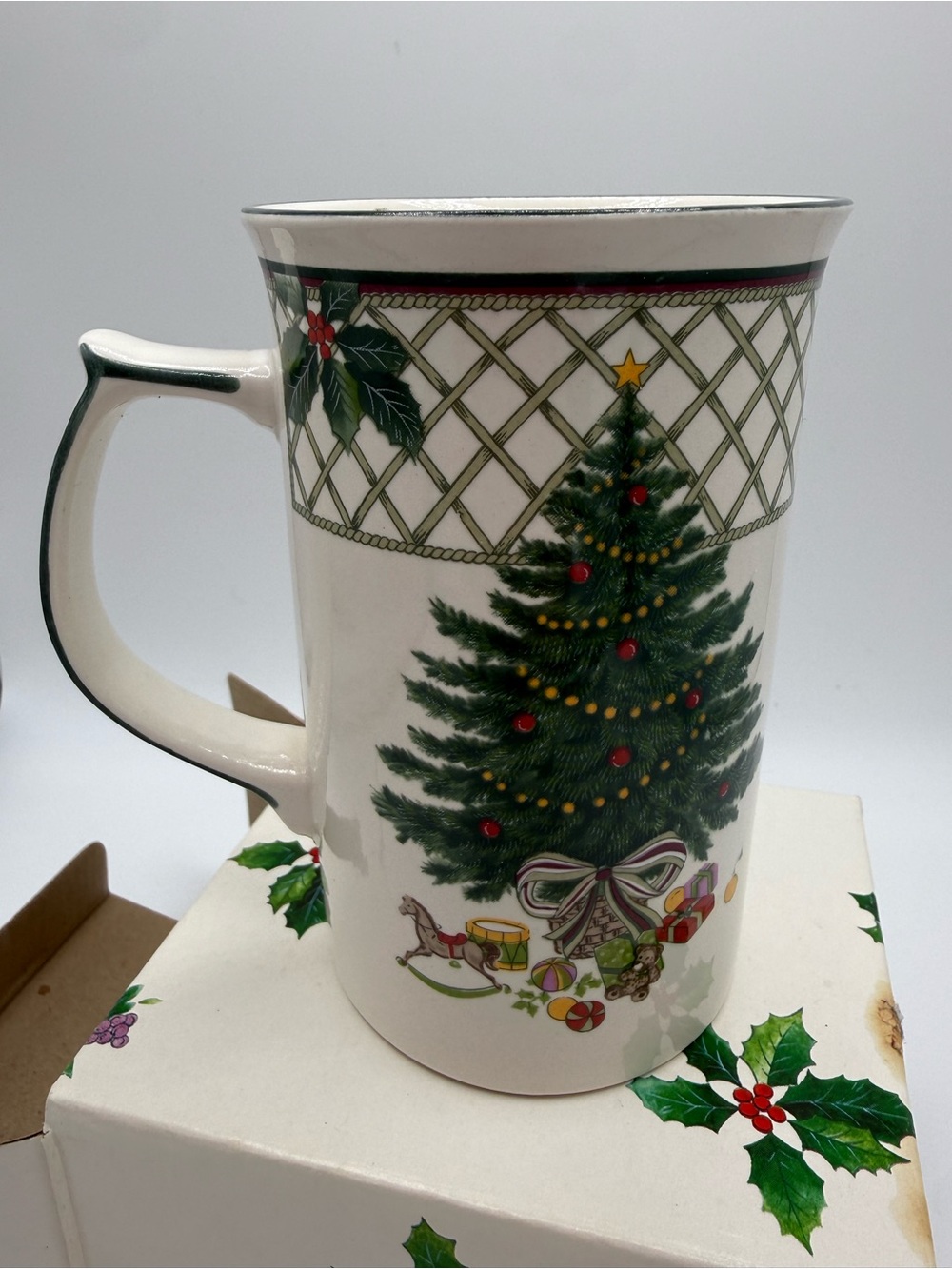 Mikasa “Christmas Story” White Ceramic Christmas Tree Cappuccino Mug